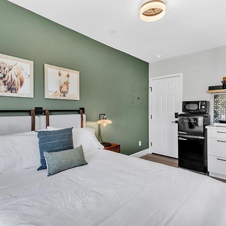 Single Bedroom - Queen Size. Heart Of Downtown Vista Extérieur photo